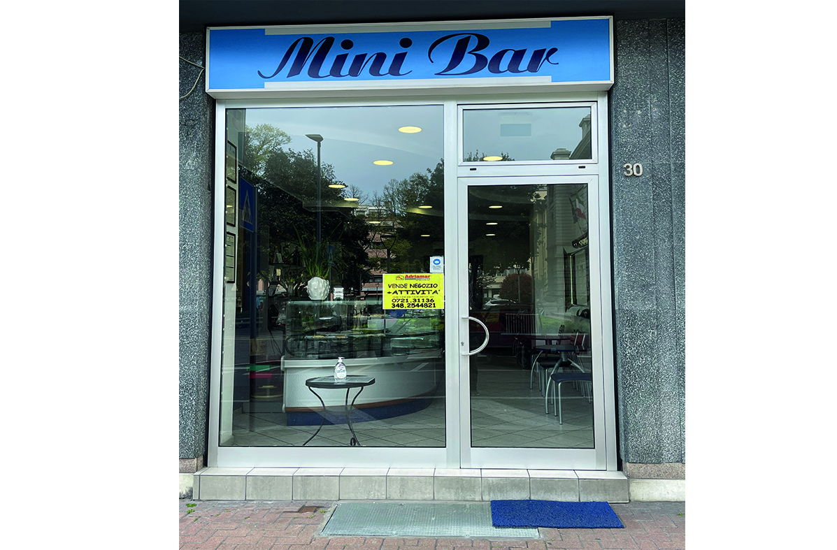 VENDITA NEGOZIO CON ATTIVITA' DI BAR PESARO - ZONA CENTRO (NE200)